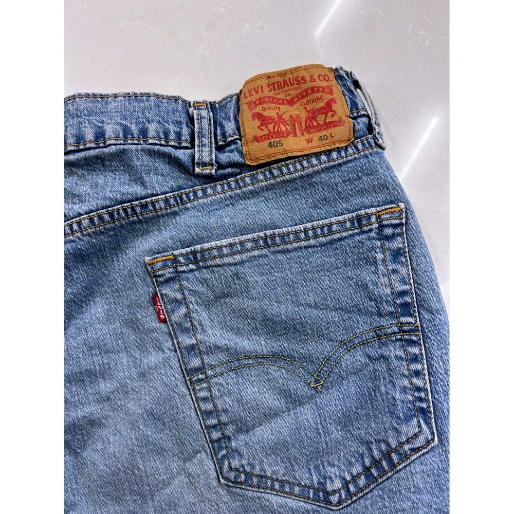 Levis 405 Standard Fit Distressed Denim Shorts Mens 40 Blue Cut Off Frayed Hem - Picture 5 of 5